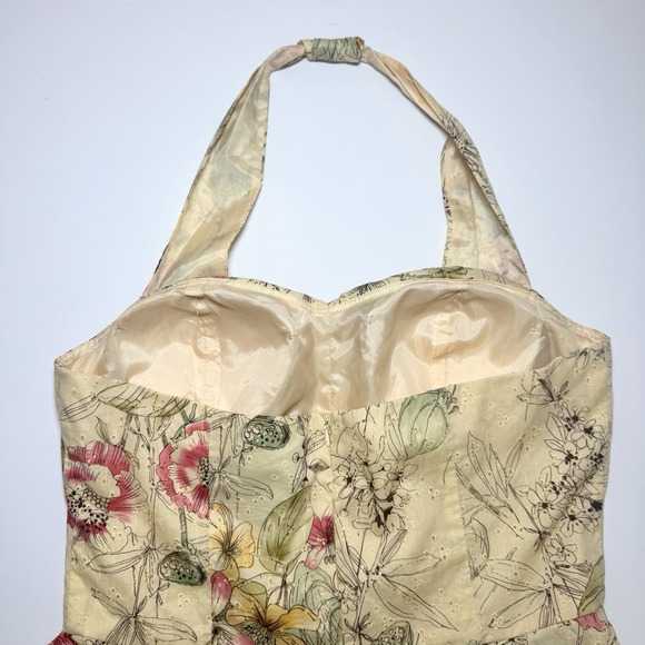 Sold‎ - Picture 5 of 8